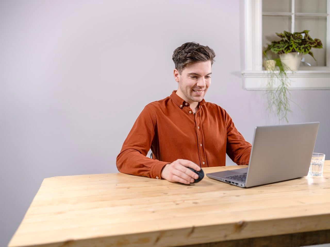 Trust Verto pionowa mysz ergonomiczna, praworęczna, bezprzewodowa zdjęcie 7